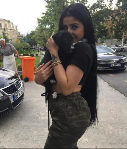 image Q4T6TECJ76